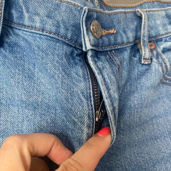 AMERICAN EAGLE High Rise Longer Inseam Relaxed Denim Shorts Size 8 - Picture 7 of 7